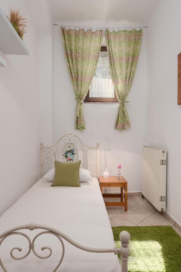 Aura Traditional Apartment Prines  Exterior photo